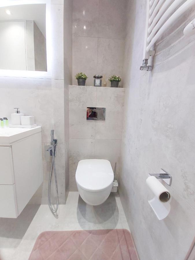 Apartament Bella Rosa Z Podziemnym Parkingiem Kielce Exterior foto