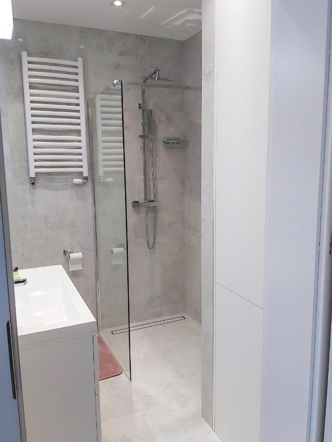 Apartament Bella Rosa Z Podziemnym Parkingiem Kielce Exterior foto